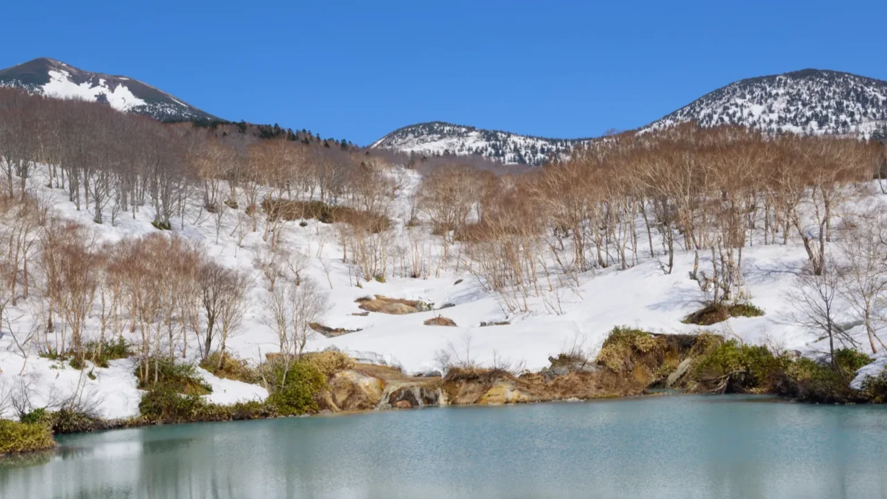 jigokuike pond in early spring in sukayu in mthakkoda aomori