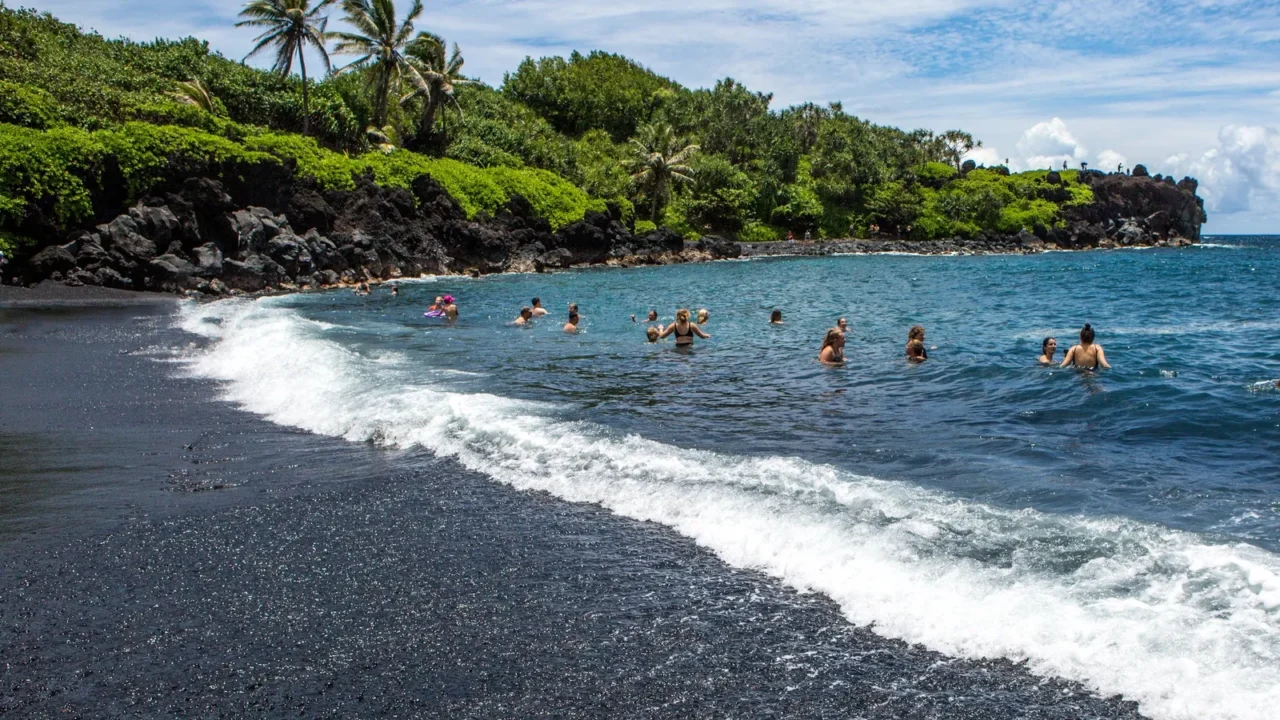 june 2018 maui hawii  black sand beach hosts groups