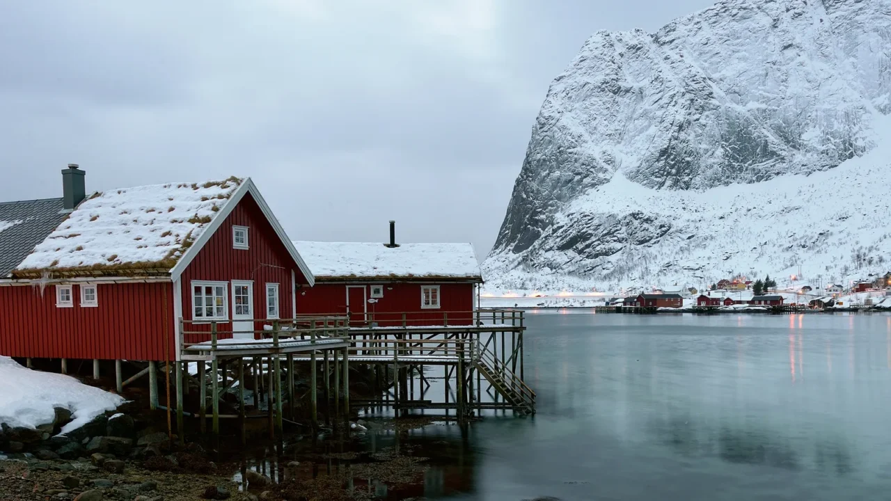 landscape view of houses and mountain