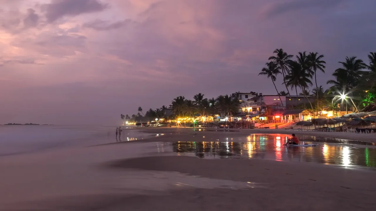 lounge bar and night clubs at hikkaduwa beach