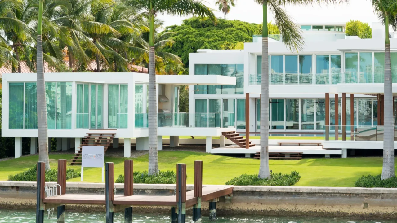 luxurious mansion on star island in miami