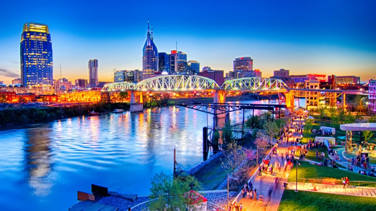 nashville tennessee downtown skyline at shelby street bridge