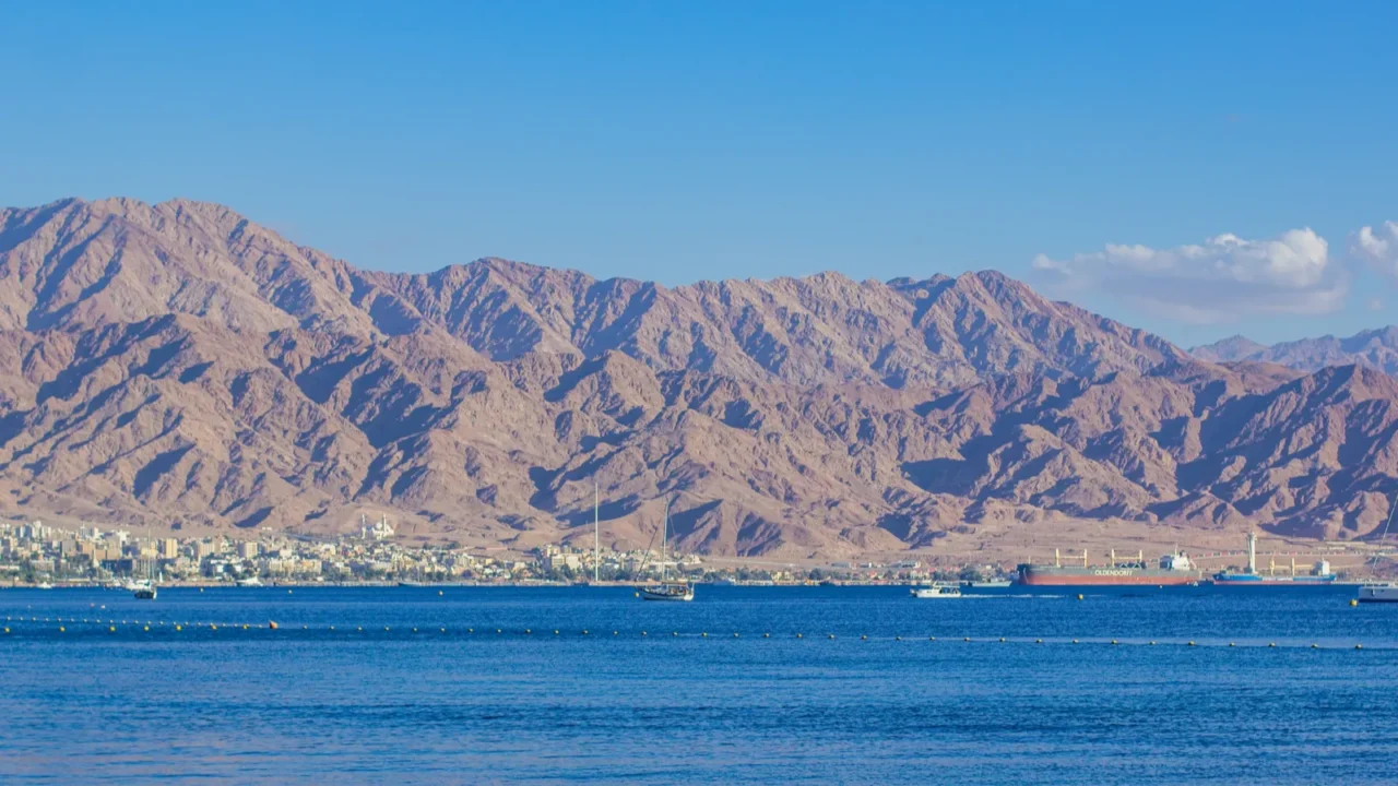 persian gulf sea scenic landscape view from qatar to iran