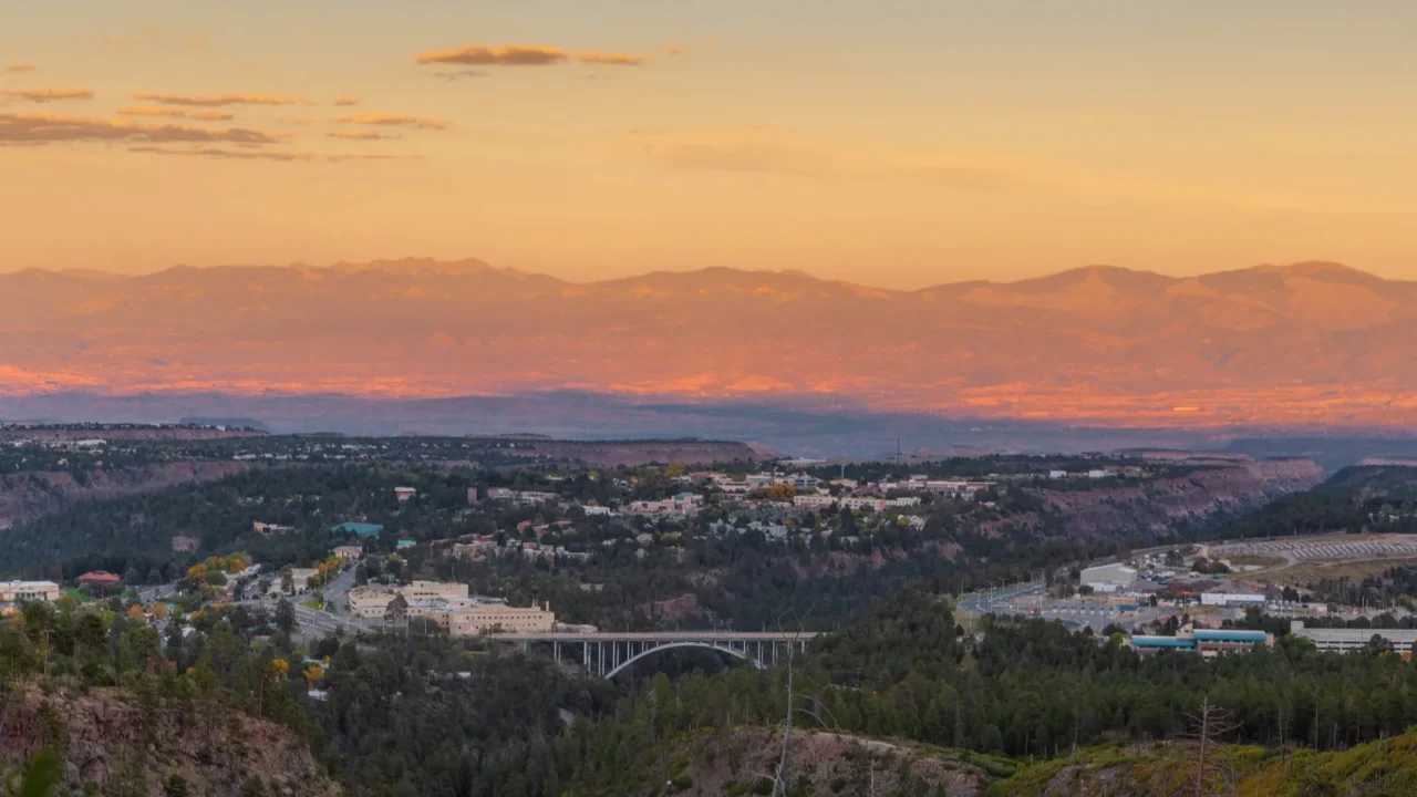 town of los alamos new mexico on the left and