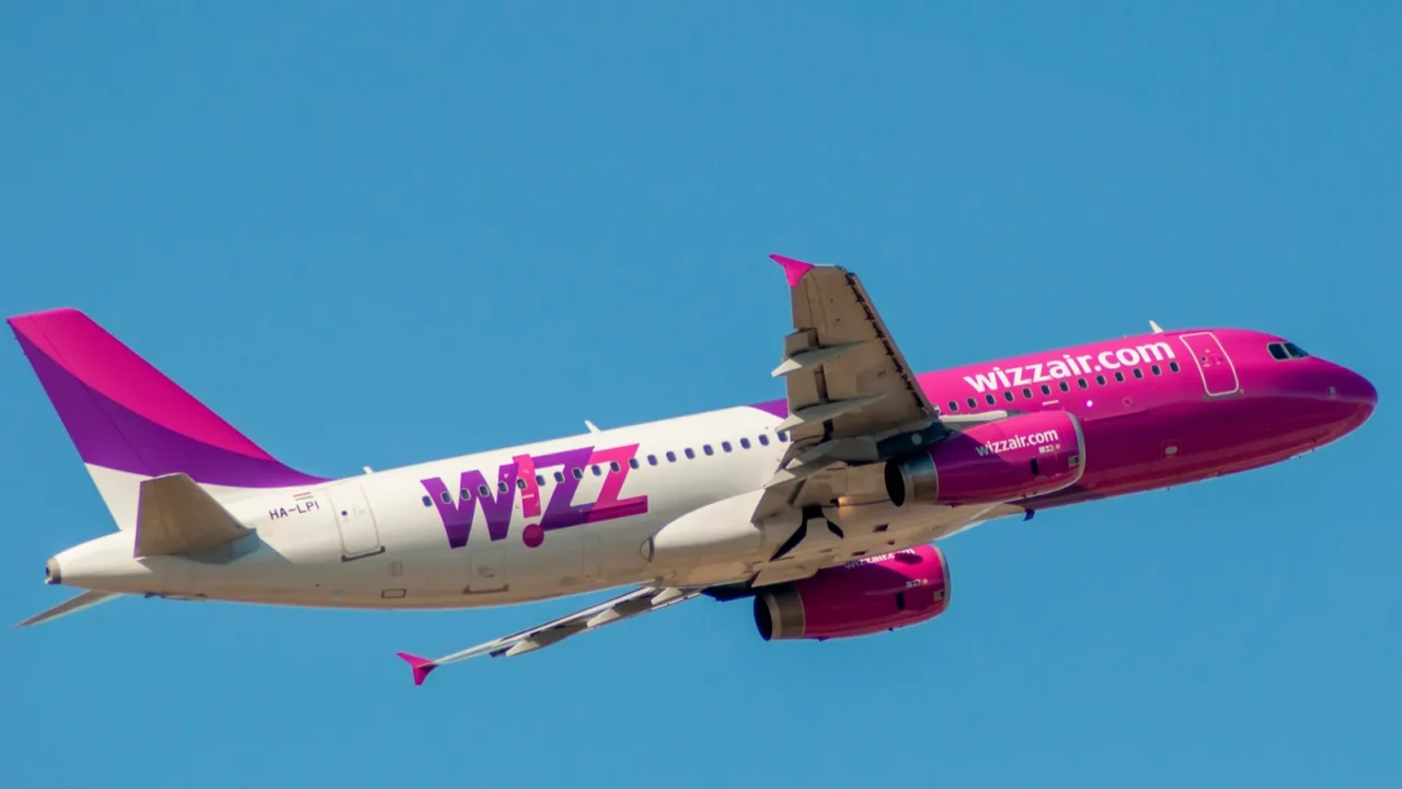 airbus a320 airliner of the airline wizz air taking off