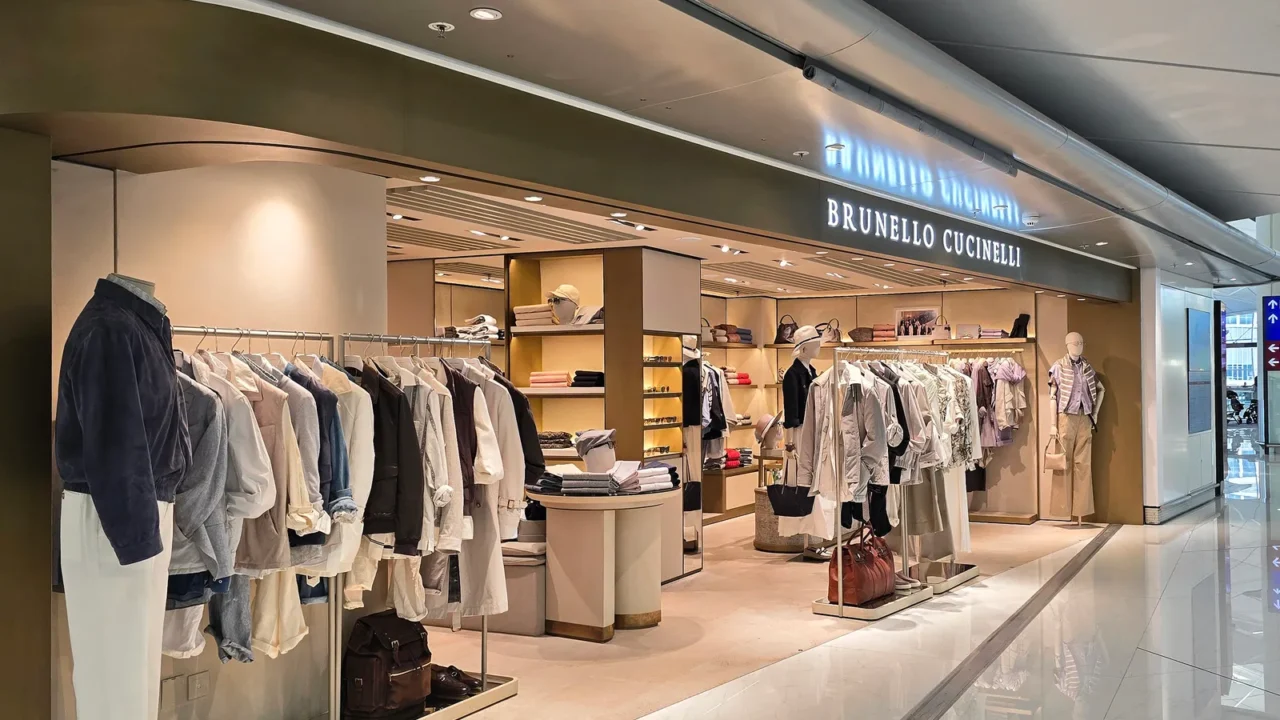 airport boutique with minimalist fashion display and sleek retail design