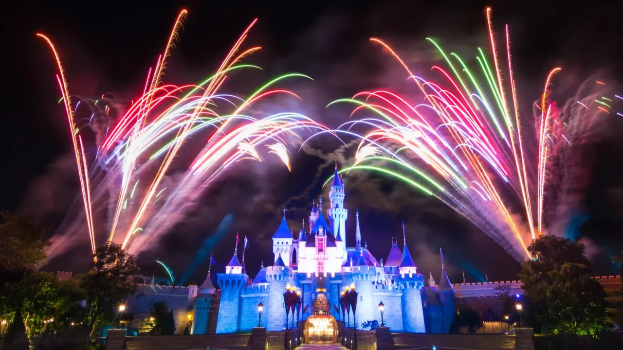 cinderela castle and the famous stars firework show of hong