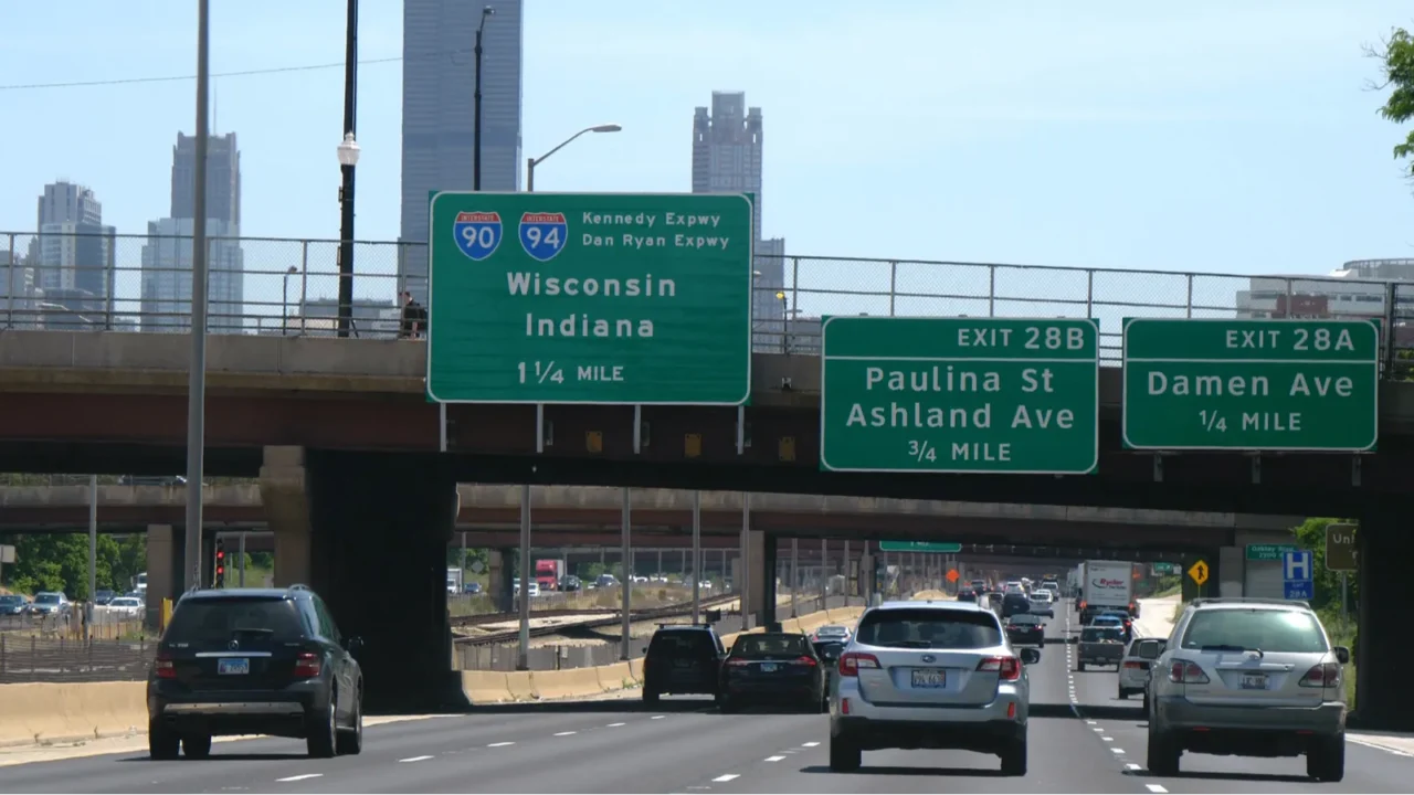 driving to chicago downtown with a view over the skyline