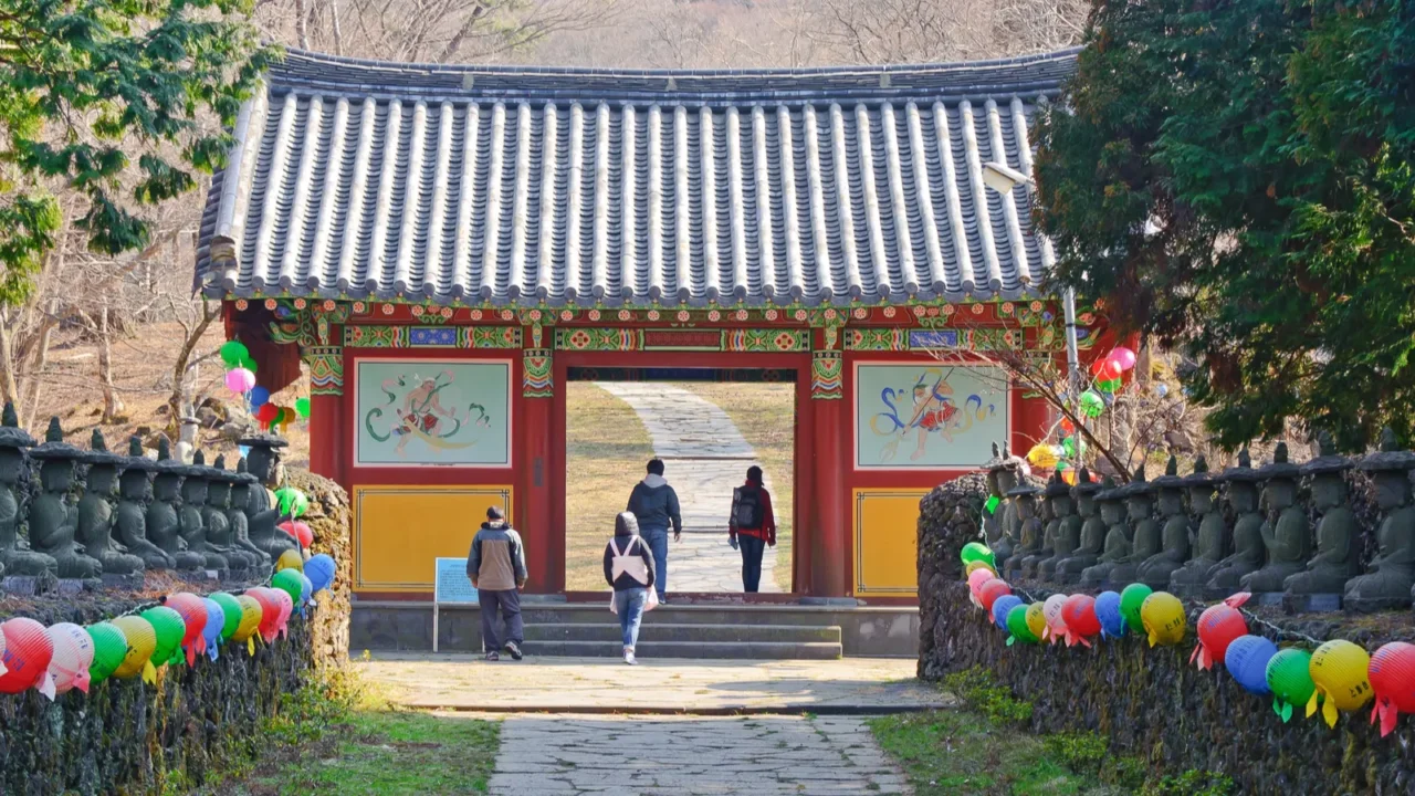 entering alley and gate of gwaneumsa buddhist temple
