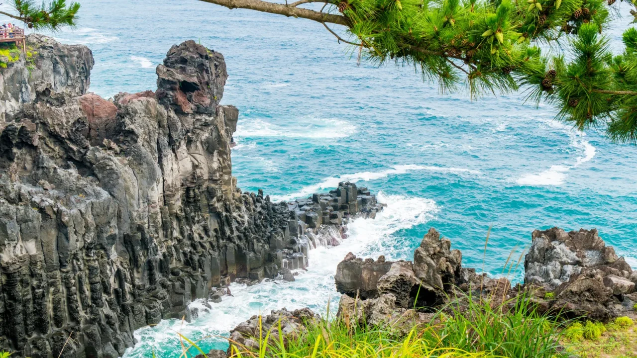 jungmun daepo coast jusangjeolli cliff jeju island