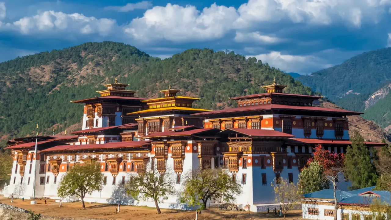 punakha dzong monastery one of the largest monestary in asia