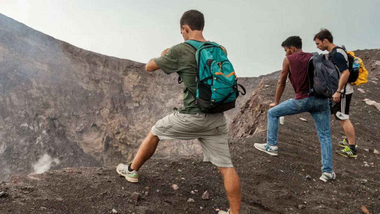 telica nicargaua  april 26 2016 tourists at the rim