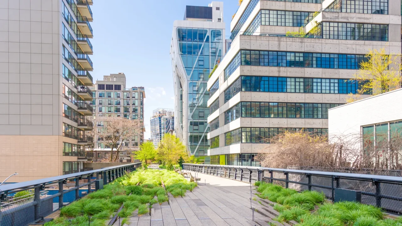 the high line in new yorkelevated urban park walkwaymodern buildings