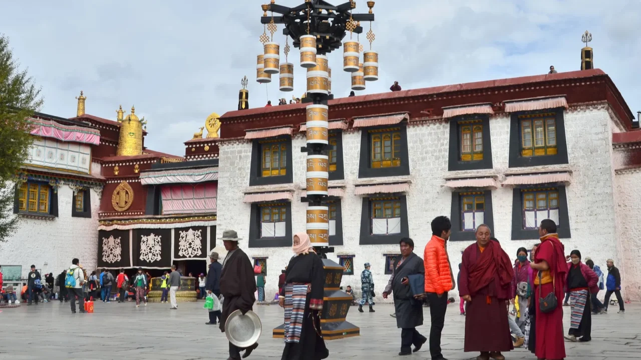 tibet lhasa historically center the first buddhist temple jokhang