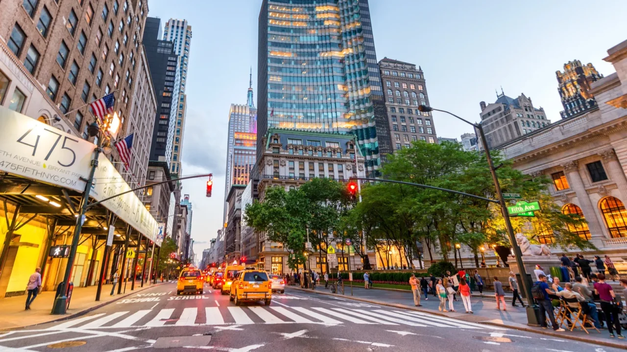 tourists and traffic on fifth avenue
