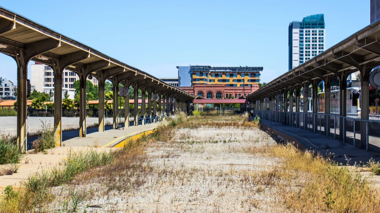 unused abandoned loading platform at train station