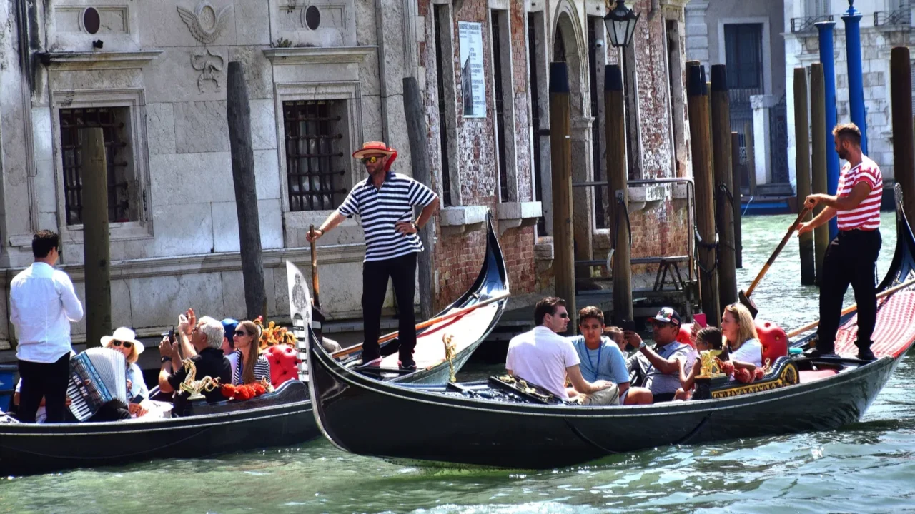 1  venicea historic world heritage city located on islands