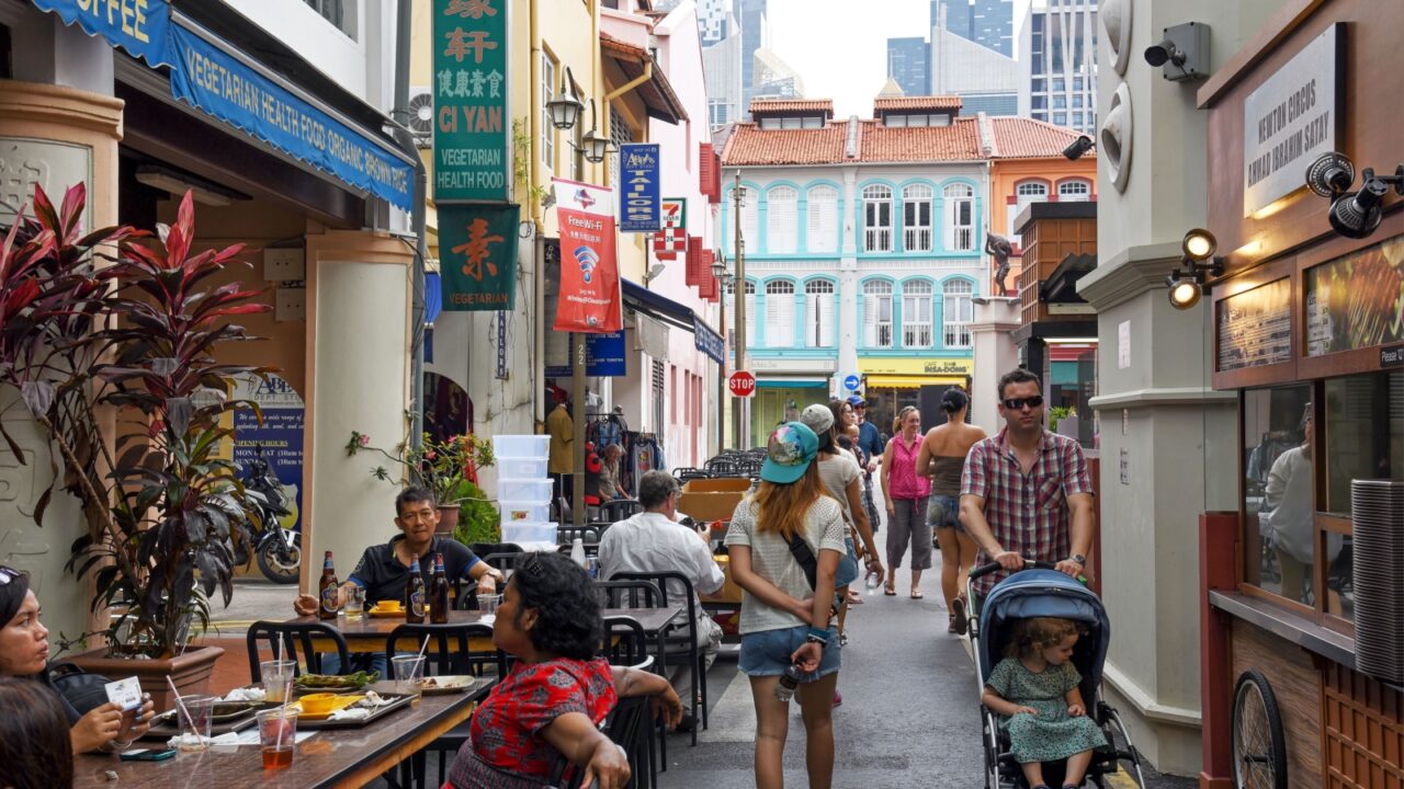 SINGAPORE - JANUARY 03, 2015 : Singapore Chinatown is an ethnic neighbourhood featuring distinctly Chinese cultural elements and a concentrated ethnic Chinese population.