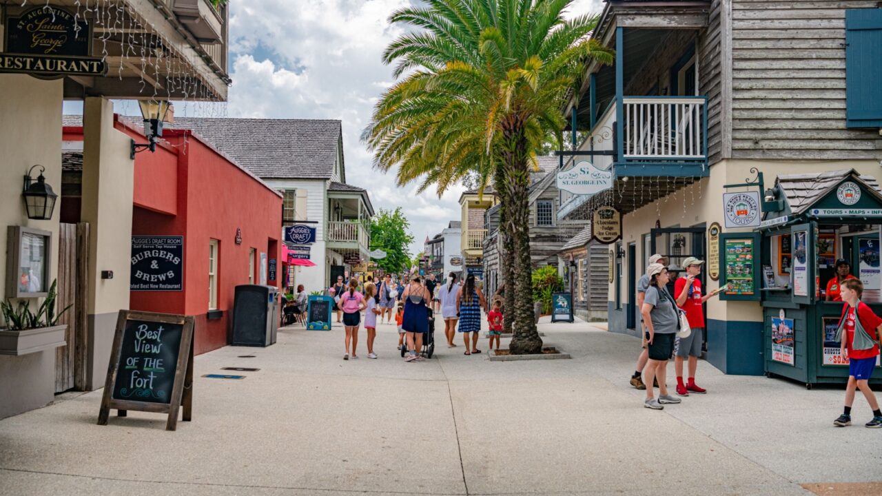 Sv. Augustin.Florida.USA. June 27. 2024 Tourists on the streets of the ancient town of St. Augustine in Florida.