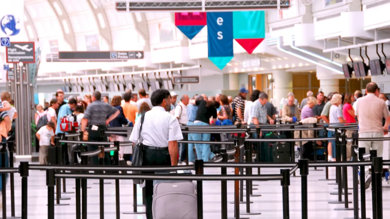 airport crowd