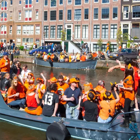 Amsterdam’s stricter behavior fines and how tourists are being monitored