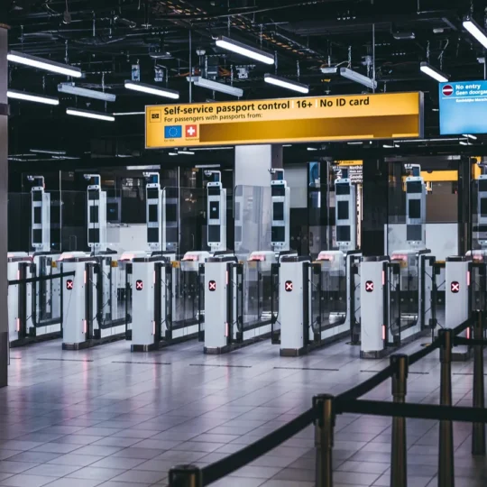 Airports launch facial recognition boarding systems globally