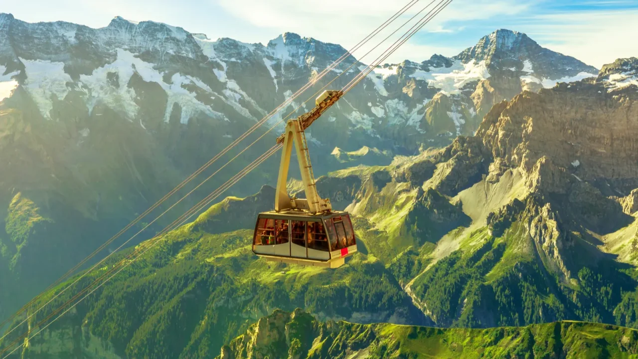 cable car murren birg schilthorn