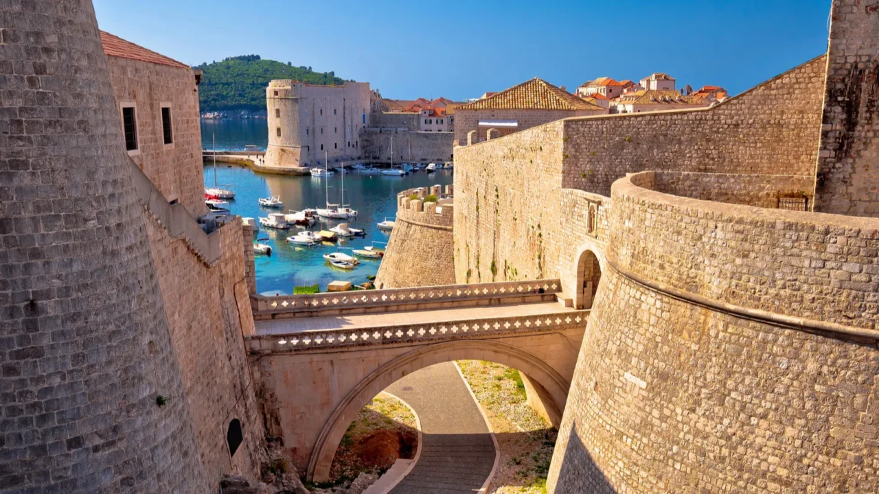 dubrovnik city walls and harbor view