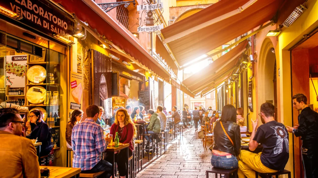 food markets in bologna