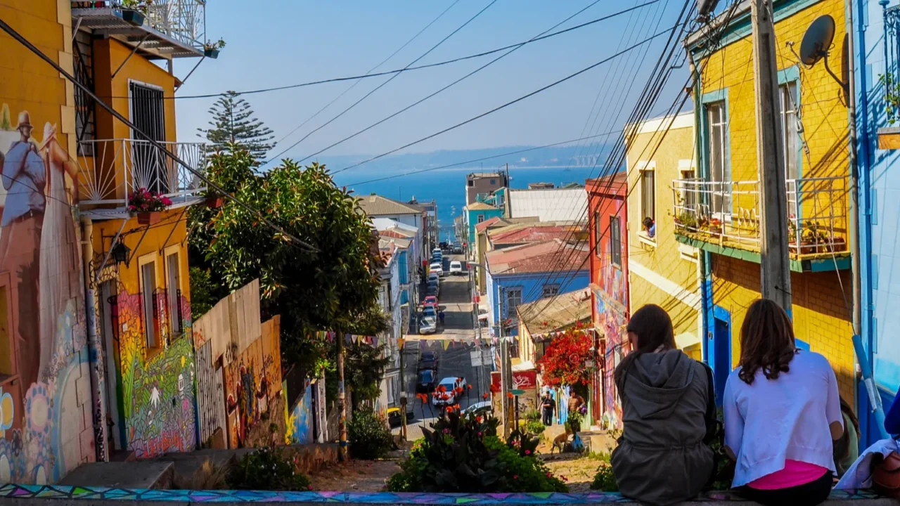 girls enjoying the streets of valparaiso chile