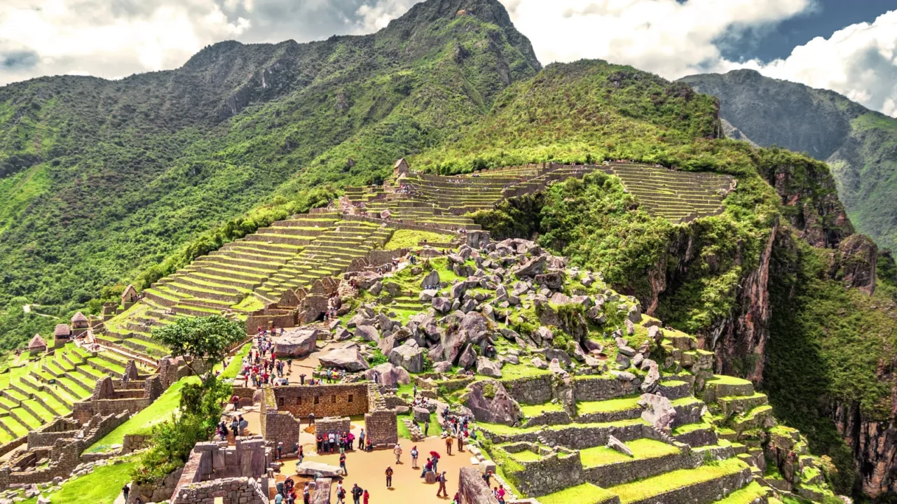inca city machu picchu peru