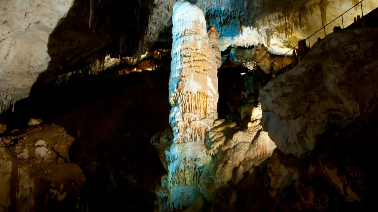 jewel cave  western australia