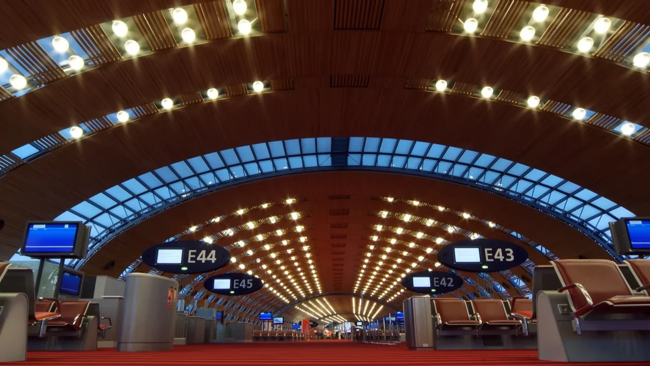 parischarles de gaulle airport cdg lfpg
