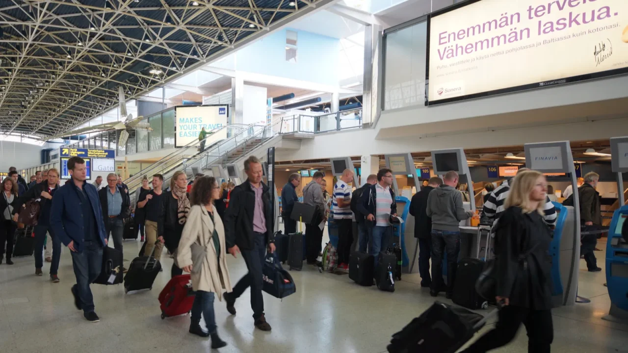 passengers in helsinki airport