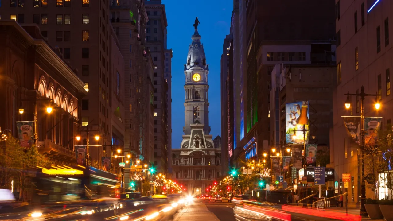 philadelphia streets by night  pennsylvania  usa
