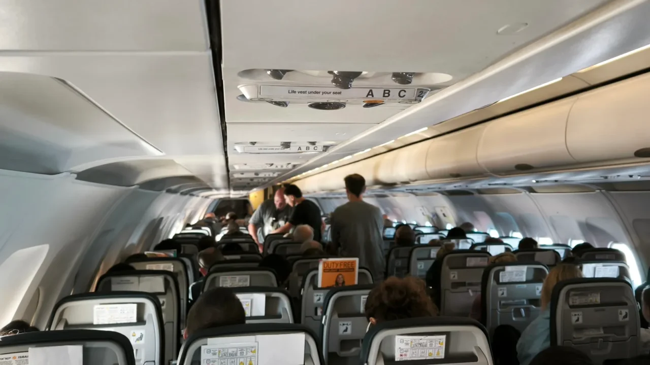 september 29 2025 budapest hungary toilet flushing instructions object objects