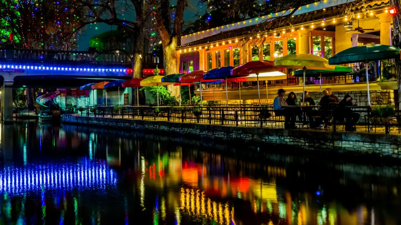 the riverwalk at san antonio texas at night