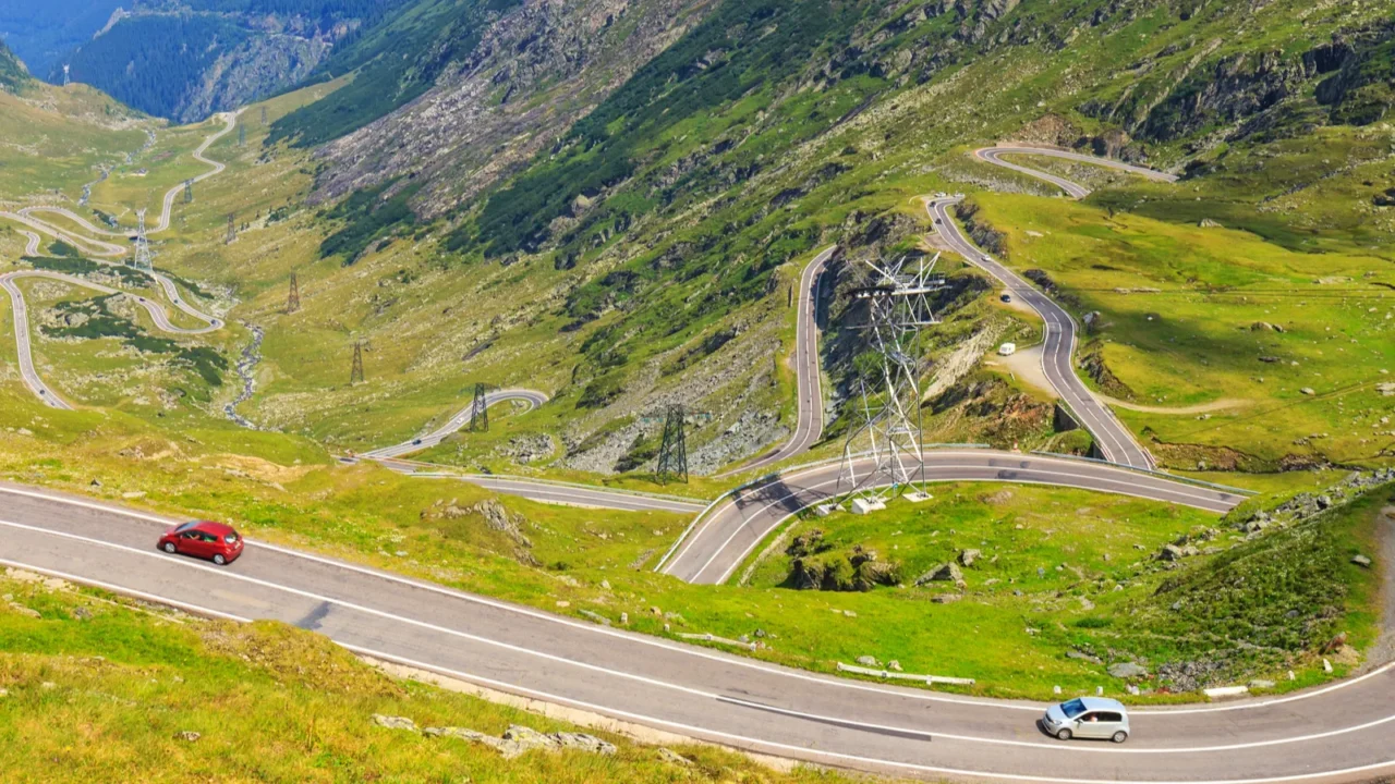 transfagarasan mountain road romanian carpathians