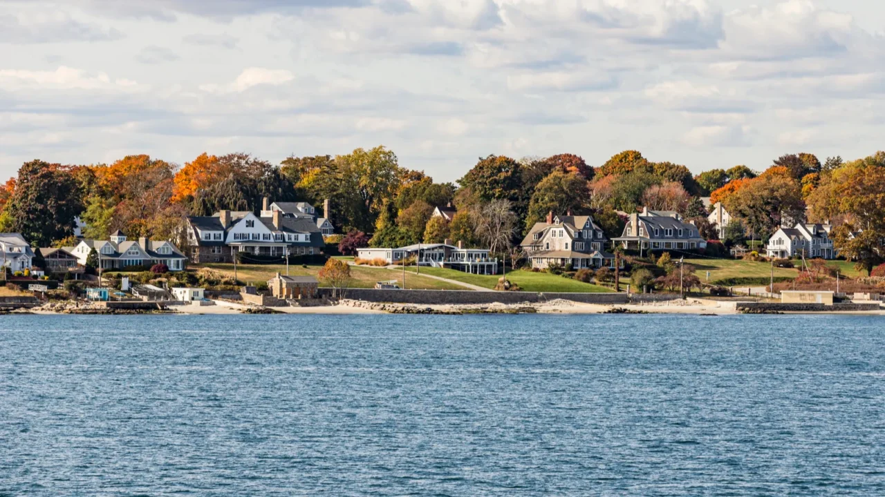 view to coast of new london to shelter island hights