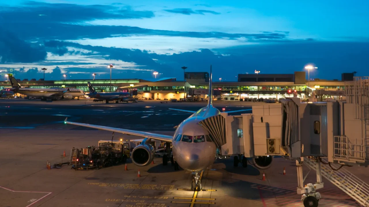 airplanes at singapore changi airport international terminal wit