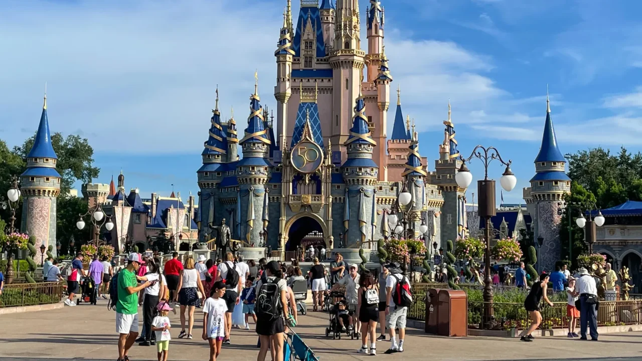 bay lake fl usa  september 14 2022 roadside view