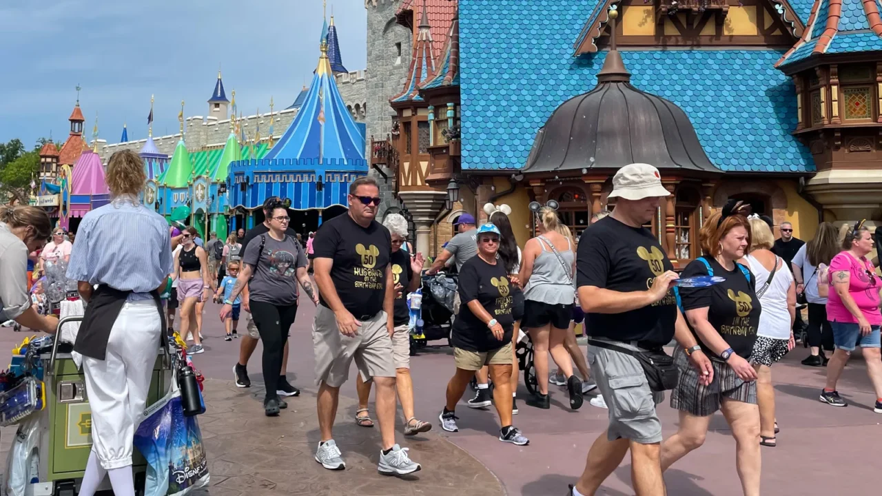 bay lake fl usa  september 14 2022 roadside view