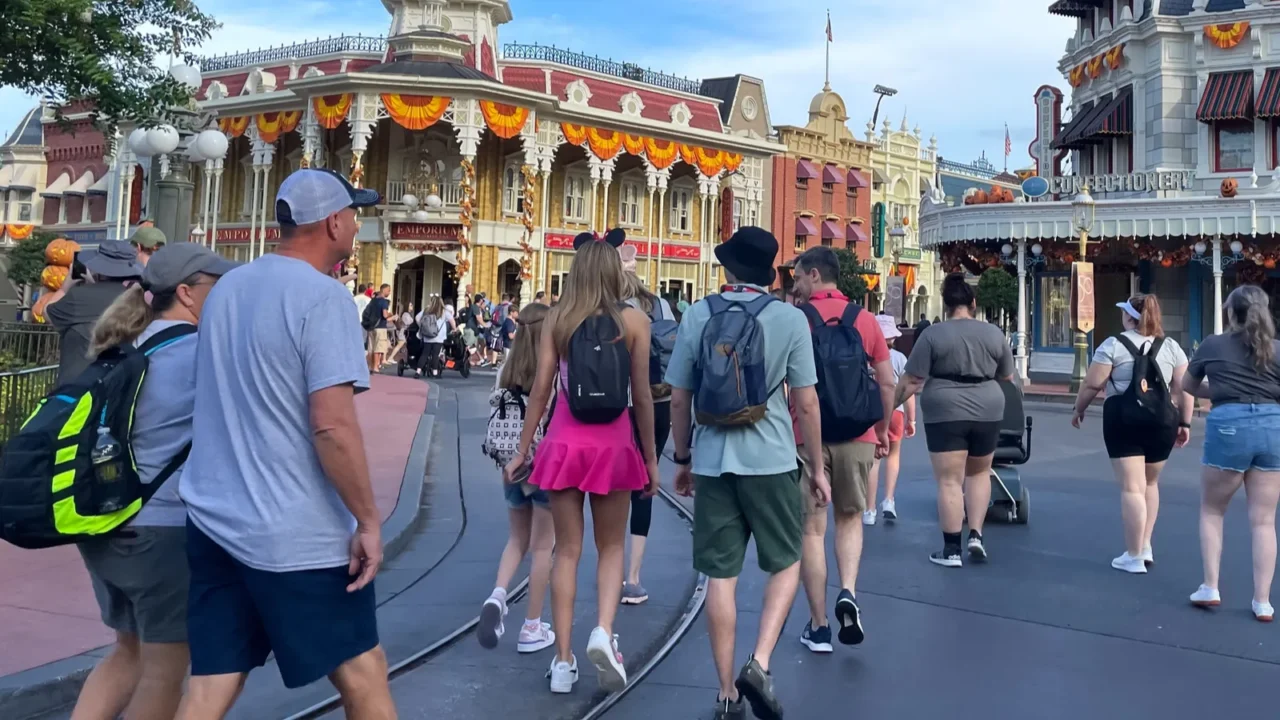 bay lake fl usa  september 14 2022 roadside view