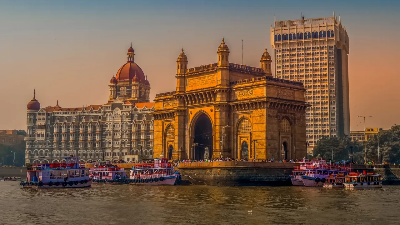 beautiful gateway of india near taj palace hotel on the