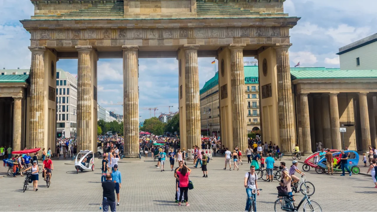 brandenburg gate in berlin