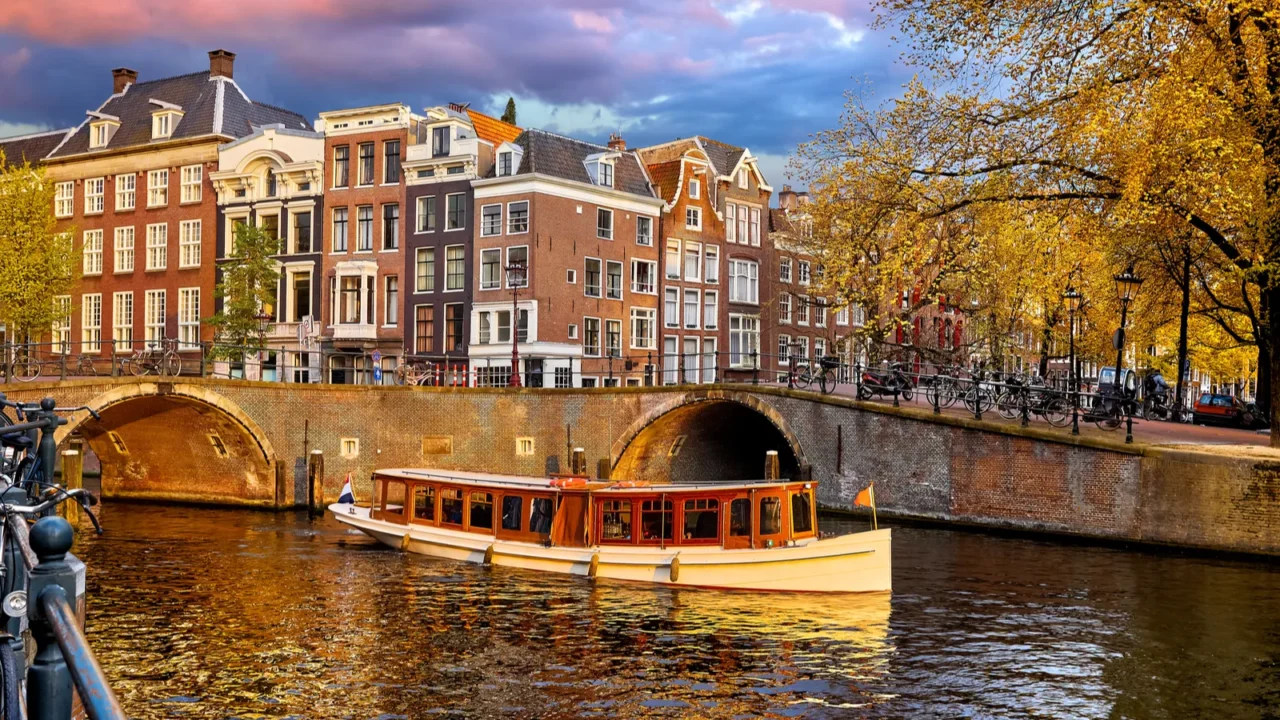 channel in amsterdam netherlands holland houses under river amstel pleasure