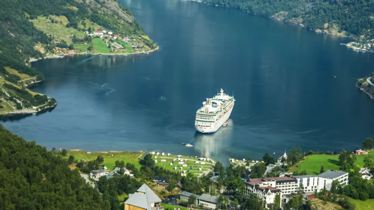 cruise ship in geirangerfjord