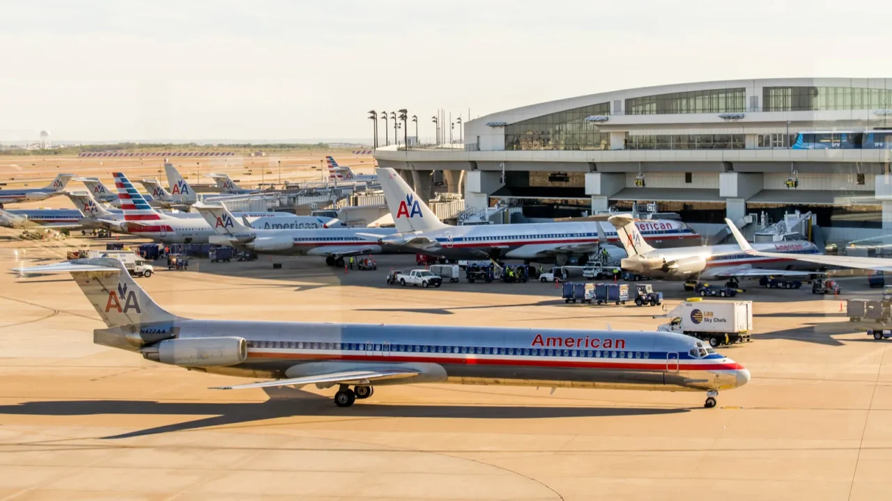 dfw airport  airplanes on the ramp