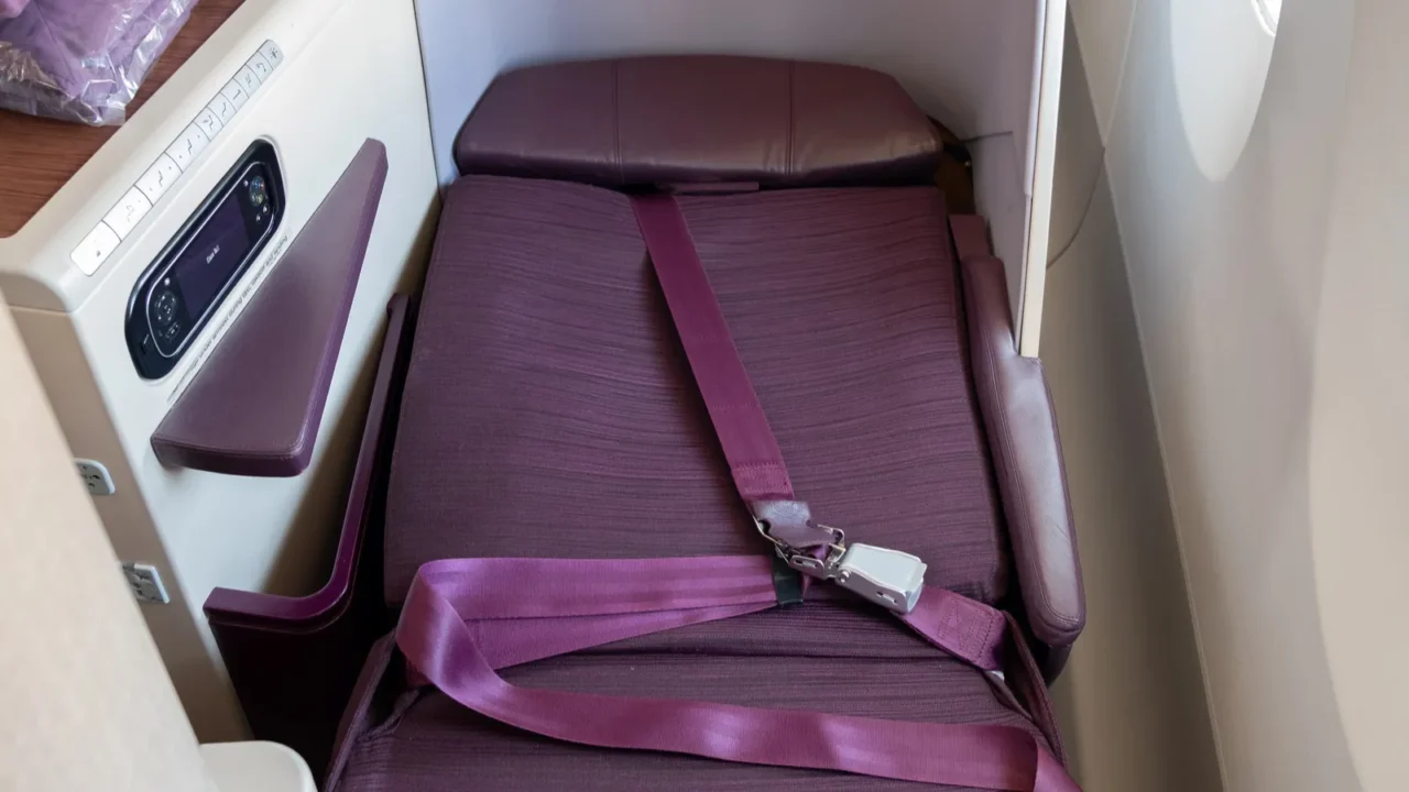flat bed business class seat travel