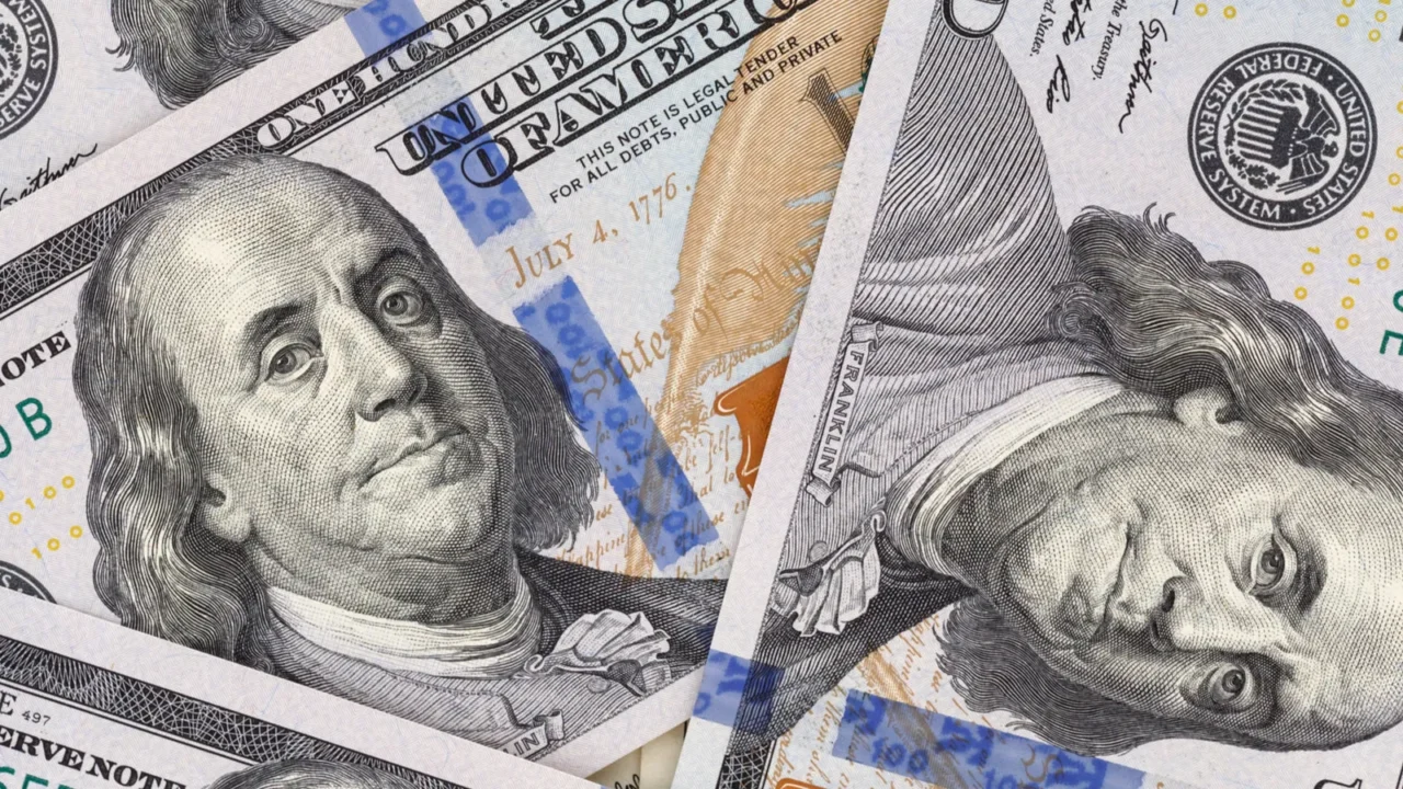 new one hundred dollars banknotes